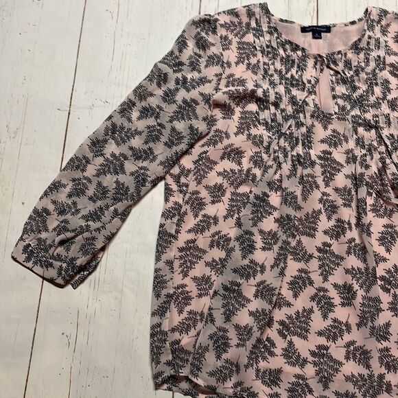 Tommy Hilfiger woman’s sheer BoHo style blouse. Size M. - Picture 3 of 9